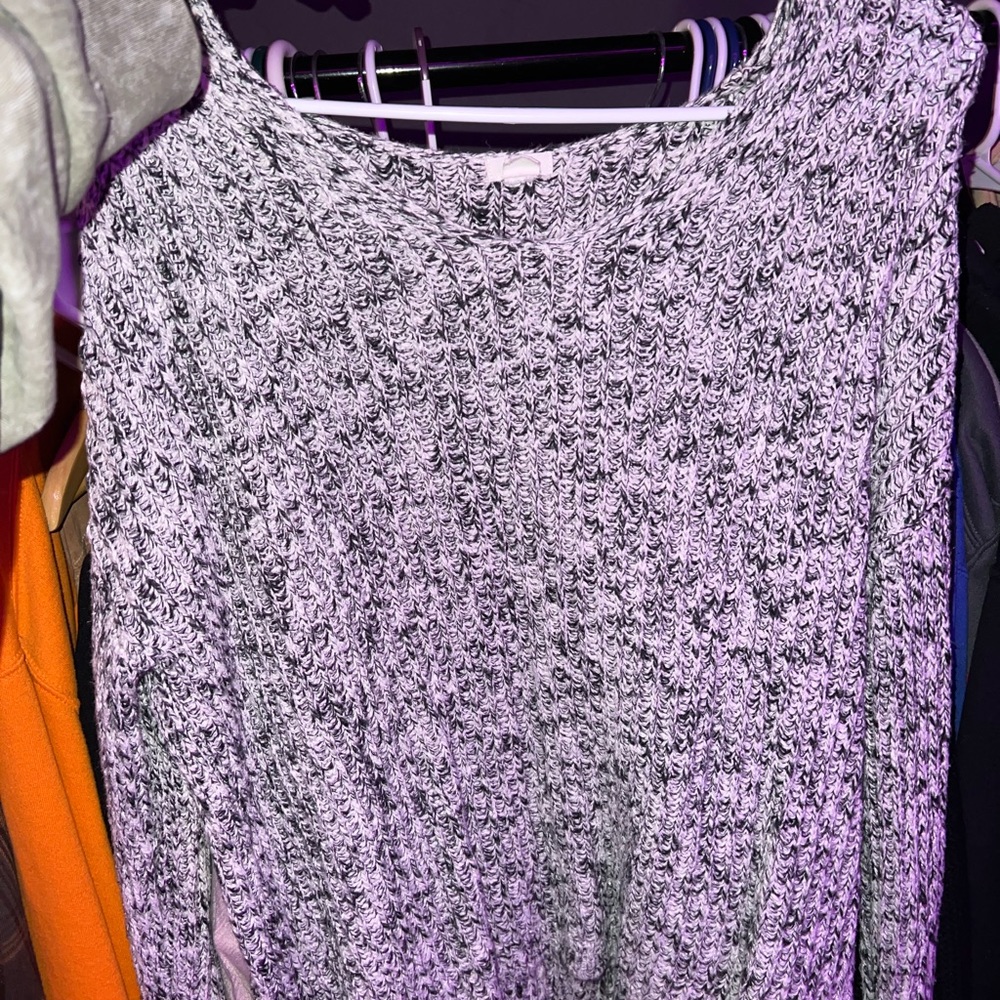 black and white mixed color knit sweater